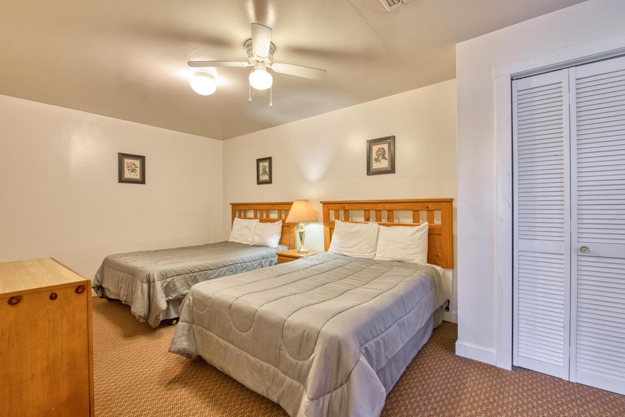 Campground Apts Lake Junaluska Room photo